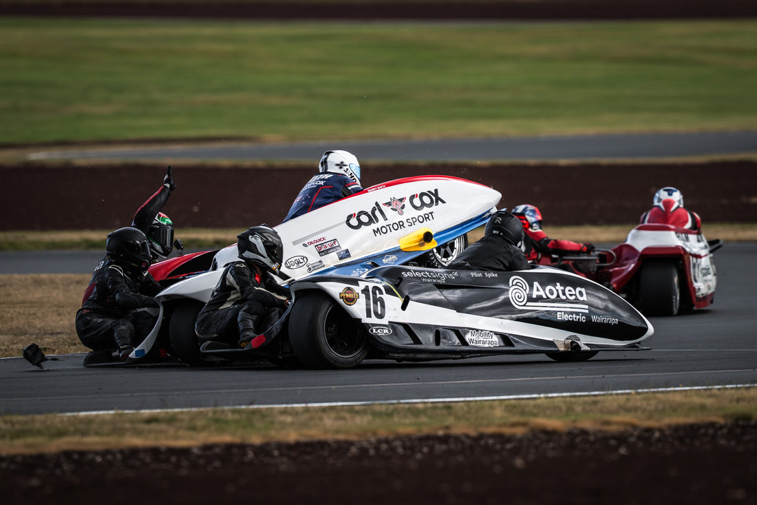Drama at Taupō: Barry Smith Secures P2 in New Zealand Sidecar Championship Finale